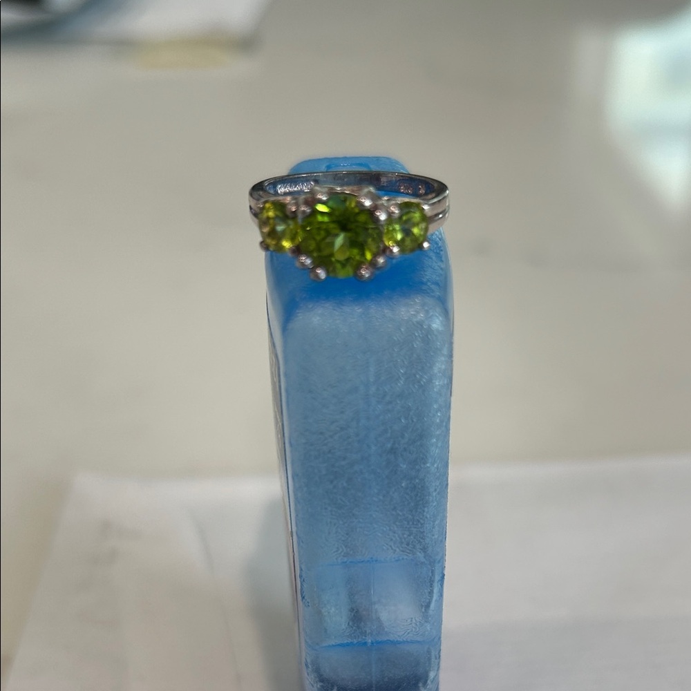 Elegant Green Gemstone Ring